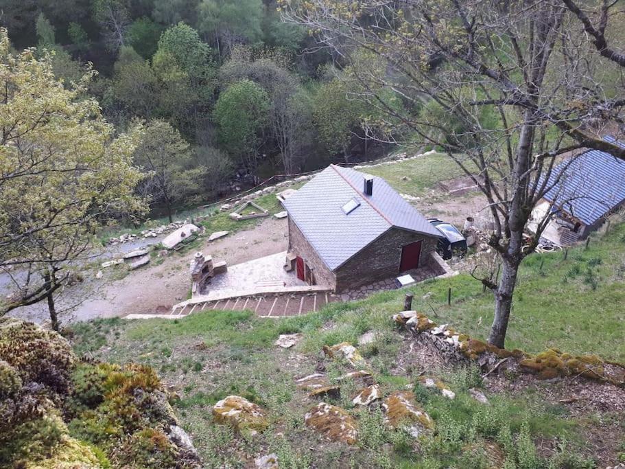 Hébergement de vacances Petite Bergerie En Pierres Confort Salles-Curan