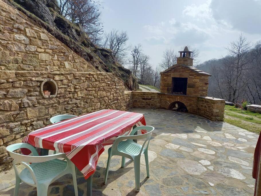 Petite Bergerie En Pierres Confort Salles-Curan