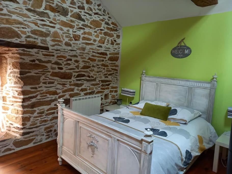 Petite Bergerie En Pierres Confort Hébergement de vacances Salles-Curan